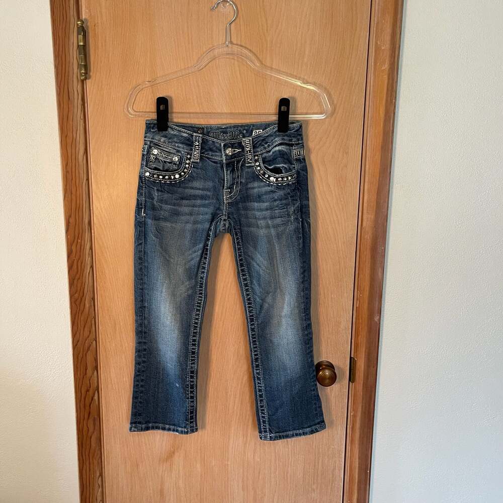 Miss Me Embellished Cropped Capri Jeans Size 25